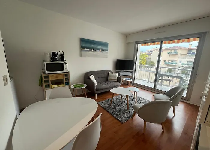 24m² Au Centre D'arcachon, Proche Gare Et Plage, Balcon Sud - Fr-1-374-104 * Arcachon